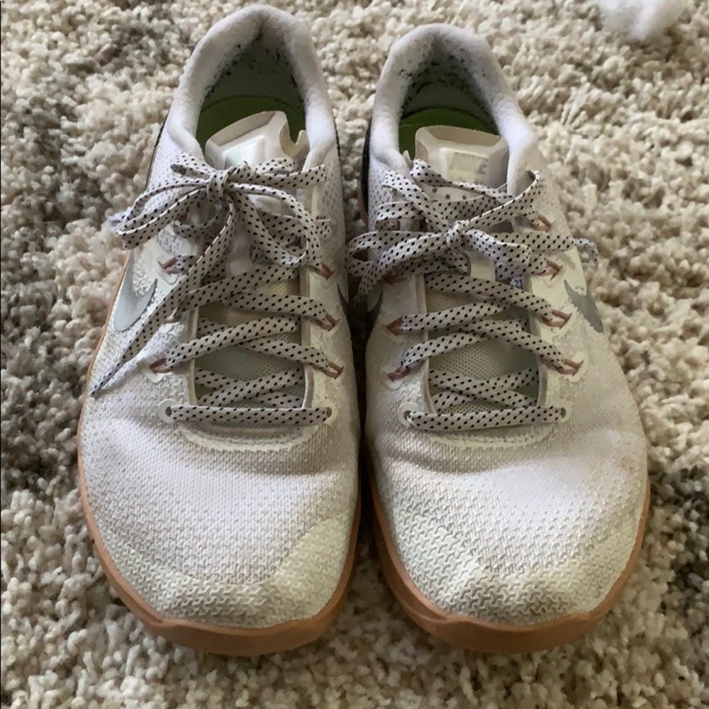 Nike Metcon 4 white & peach Size 7